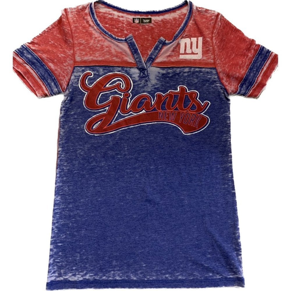Gently used women’s New York Giants T-shirt